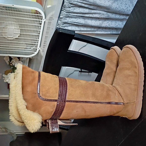 UGG GENEVIEVE BOWTRIMMED SUEDE BOOTS - Picture 4 of 16